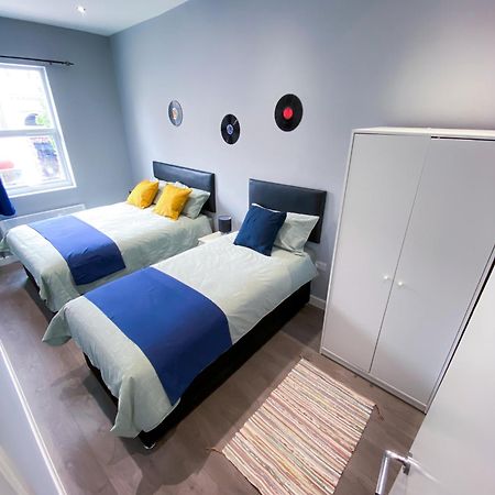 Modern 1 Bedroom Flat In Wood Green Londra Exterior foto