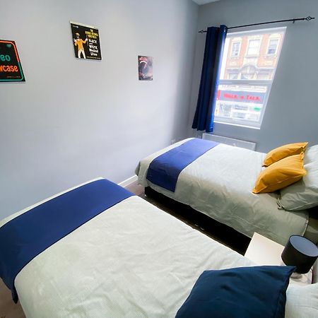 Modern 1 Bedroom Flat In Wood Green Londra Exterior foto