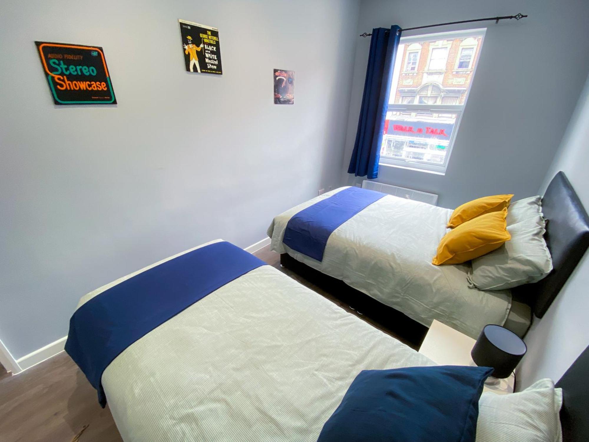 Modern 1 Bedroom Flat In Wood Green Londra Exterior foto