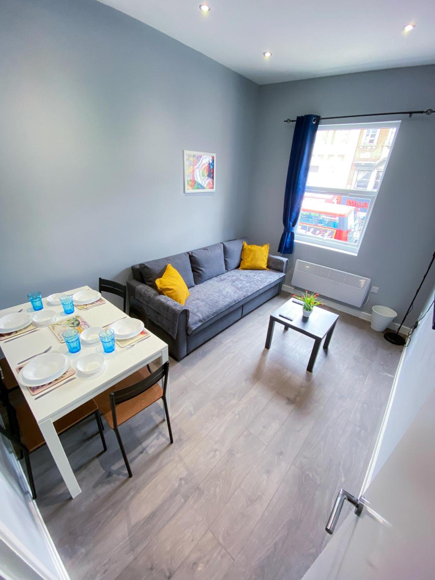 Modern 1 Bedroom Flat In Wood Green Londra Exterior foto