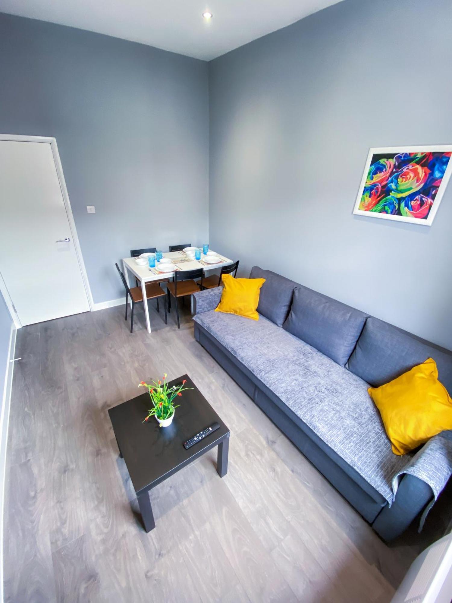 Modern 1 Bedroom Flat In Wood Green Londra Exterior foto